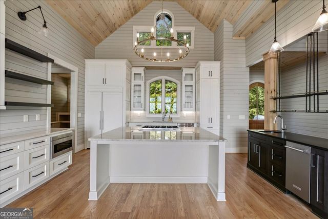 207 Utana Bluffs Trail, Ellijay, GA 30540