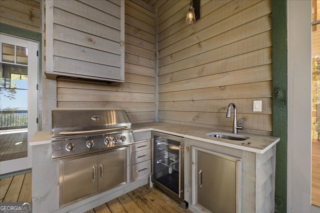 207 Utana Bluffs Trail, Ellijay, GA 30540