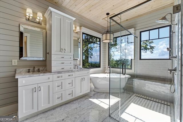 207 Utana Bluffs Trail, Ellijay, GA 30540