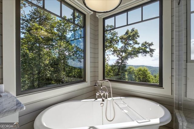 207 Utana Bluffs Trail, Ellijay, GA 30540