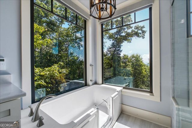 207 Utana Bluffs Trail, Ellijay, GA 30540