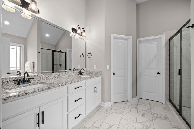 2459 Shadowood Rd, Clarksville, TN 37043