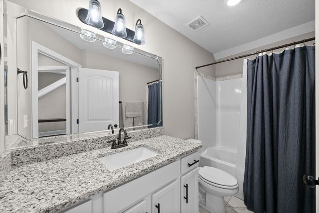 2459 Shadowood Rd, Clarksville, TN 37043