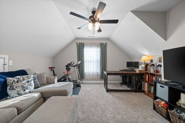 2459 Shadowood Rd, Clarksville, TN 37043