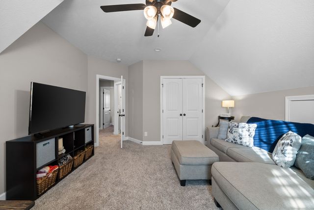 2459 Shadowood Rd, Clarksville, TN 37043