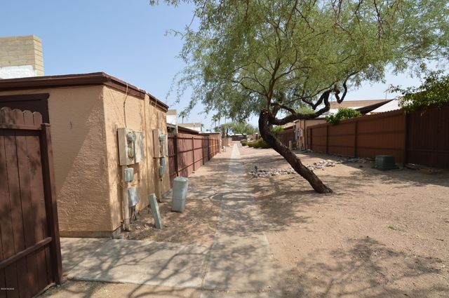 731 S Pantano Parkway, Tucson, AZ 85710