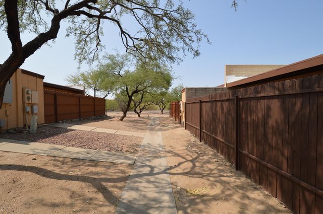 731 S Pantano Parkway, Tucson, AZ 85710