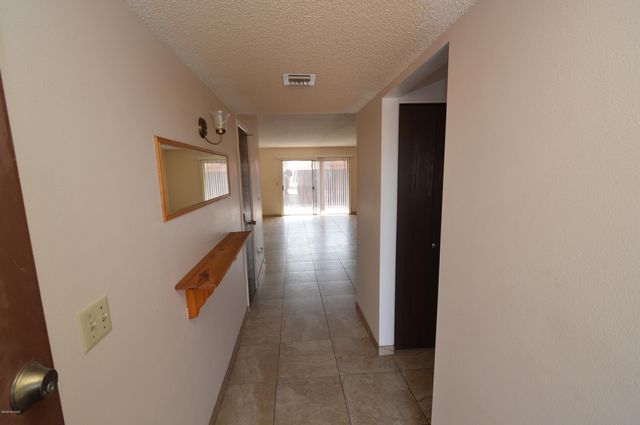 731 S Pantano Parkway, Tucson, AZ 85710