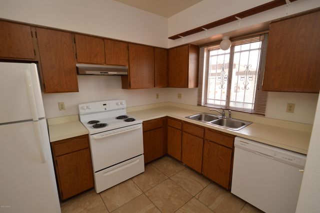 731 S Pantano Parkway, Tucson, AZ 85710