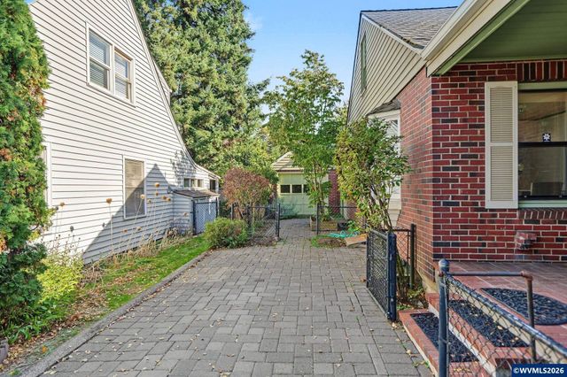435 NW 9th St, Corvallis, OR 97330