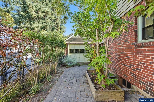 435 NW 9th St, Corvallis, OR 97330