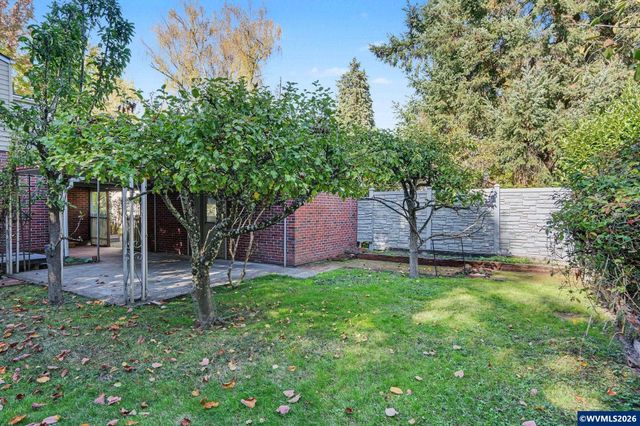 435 NW 9th St, Corvallis, OR 97330
