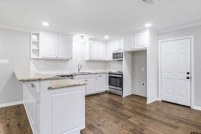 2403 Breckenridge, Tyler, TX 75702