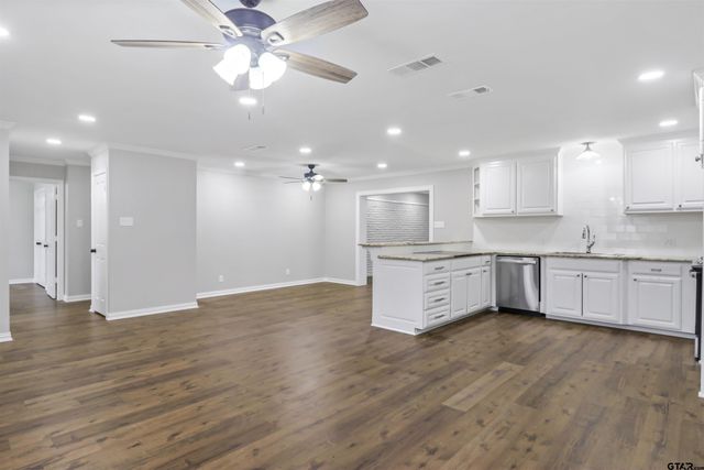 2403 Breckenridge, Tyler, TX 75702