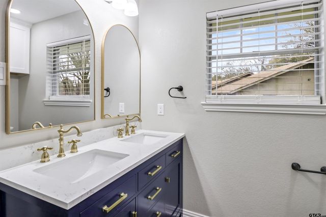 2403 Breckenridge, Tyler, TX 75702