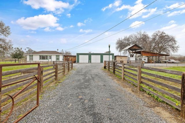 36871 Millwood Drive, Woodlake, CA 93286