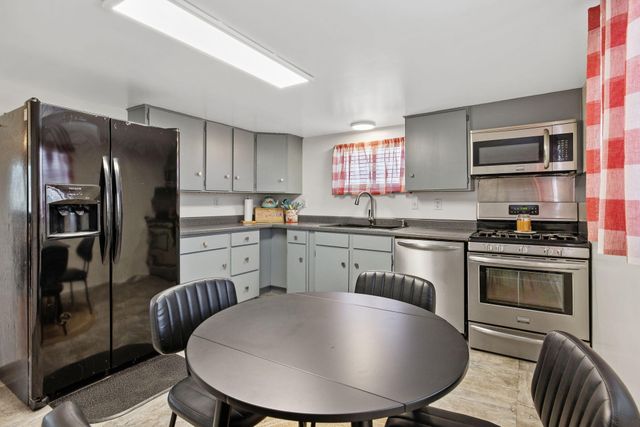 36871 Millwood Drive, Woodlake, CA 93286