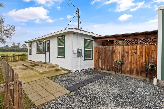 36871 Millwood Drive, Woodlake, CA 93286