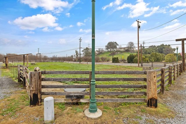 36871 Millwood Drive, Woodlake, CA 93286