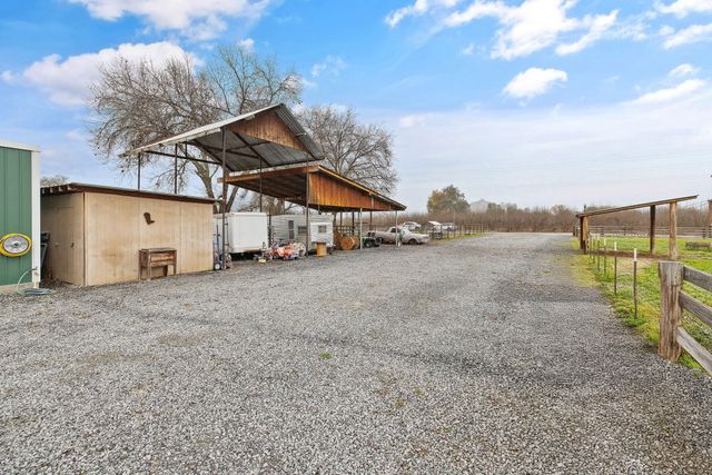 36871 Millwood Drive, Woodlake, CA 93286