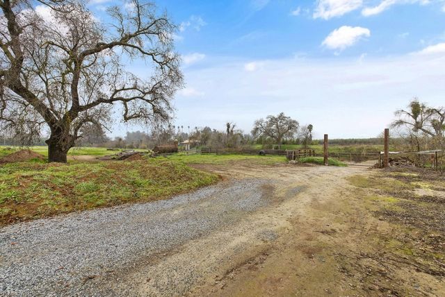 36871 Millwood Drive, Woodlake, CA 93286