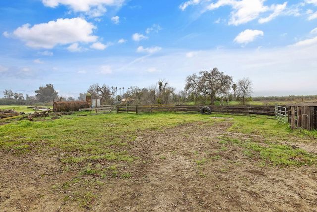 36871 Millwood Drive, Woodlake, CA 93286