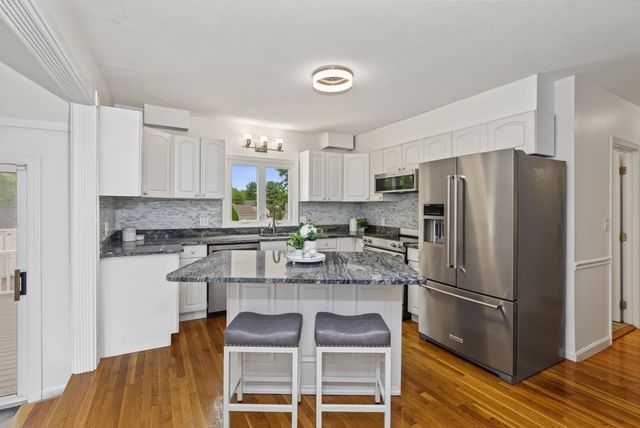 9 Old Homestead, Methuen, MA 01844
