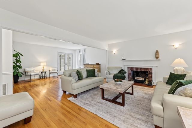 9 Old Homestead, Methuen, MA 01844