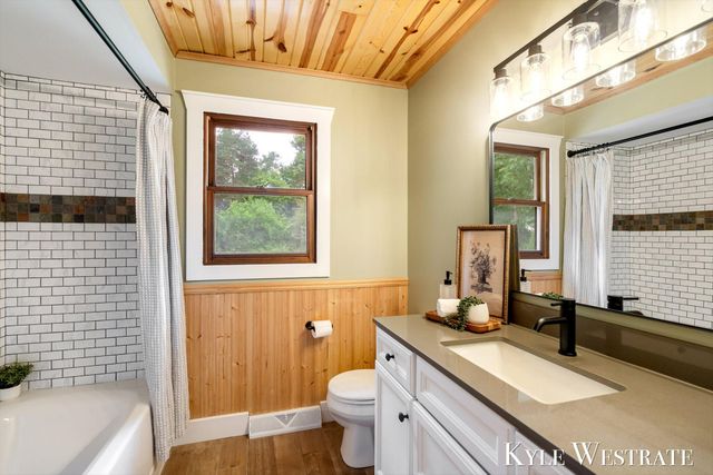 1689 Slater Street, Dorr Twp, MI 49323