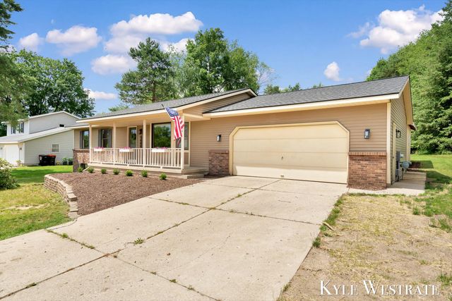1689 Slater Street, Dorr Twp, MI 49323