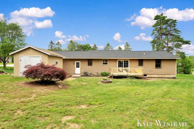1689 Slater Street, Dorr Twp, MI 49323