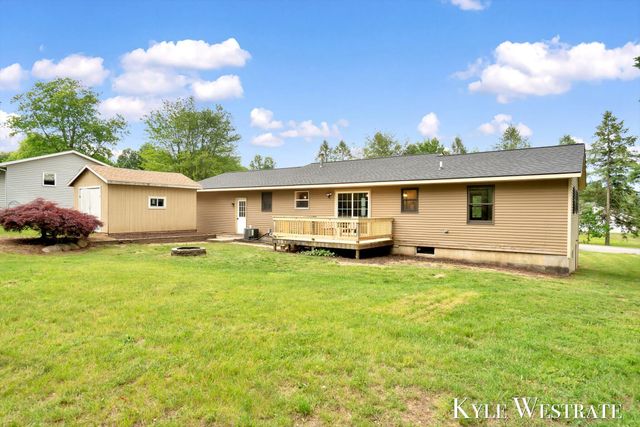 1689 Slater Street, Dorr Twp, MI 49323