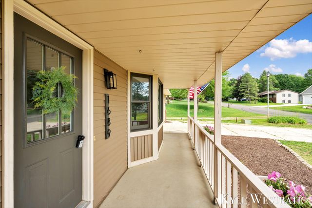 1689 Slater Street, Dorr Twp, MI 49323