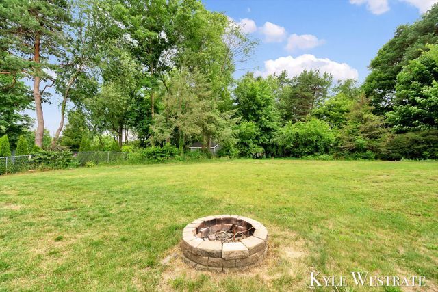 1689 Slater Street, Dorr Twp, MI 49323