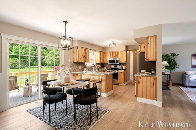 1689 Slater Street, Dorr Twp, MI 49323