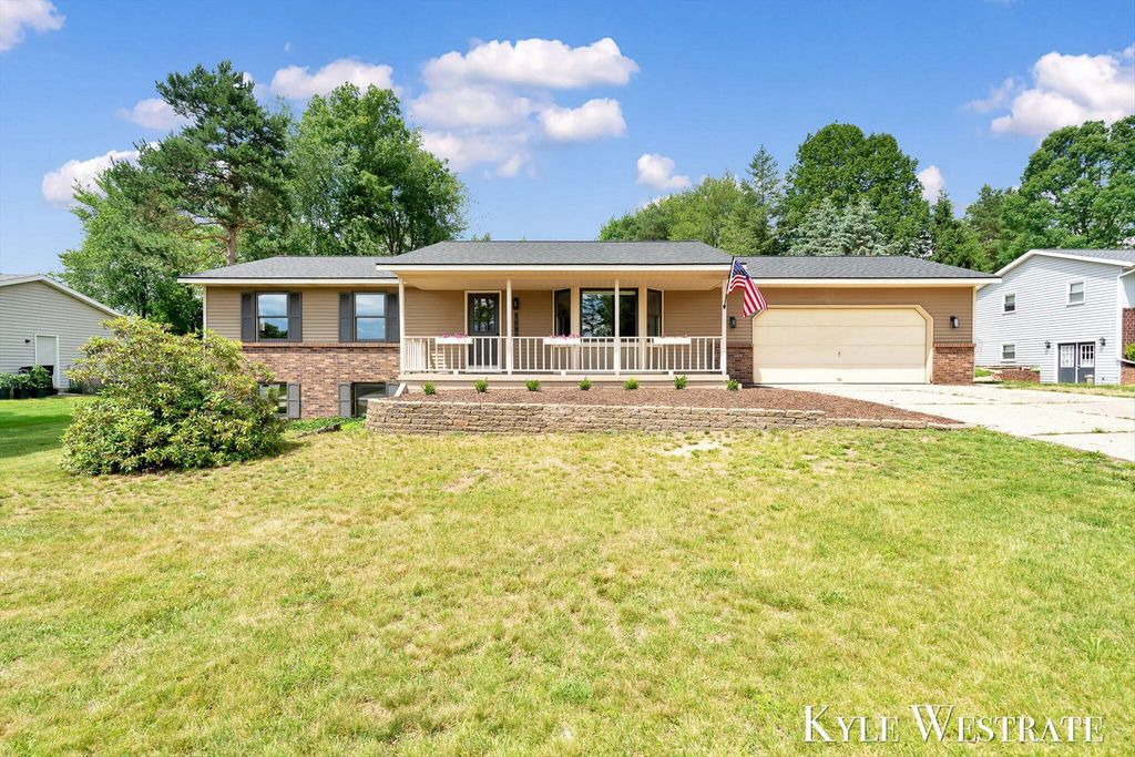 1689 Slater Street, Dorr Twp, MI 49323