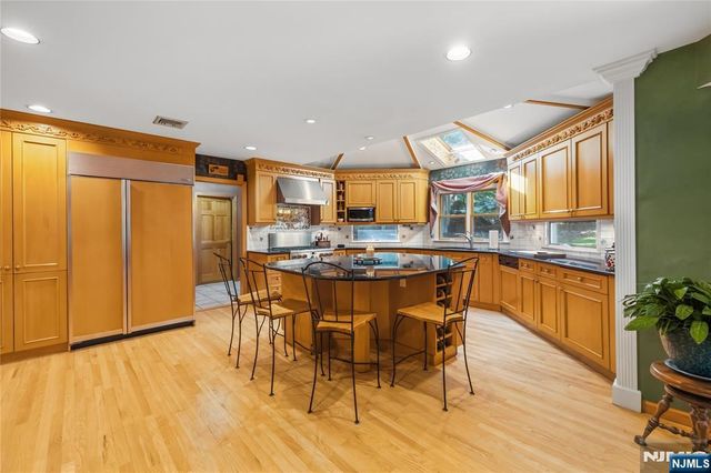 55 Glen Road, Woodcliff Lake, NJ 07677