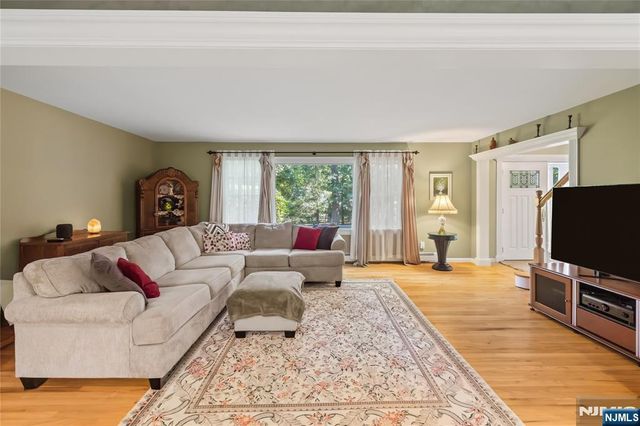 55 Glen Road, Woodcliff Lake, NJ 07677