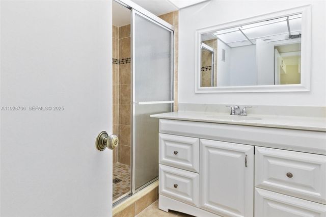 16400 Golf Club Rd 104, Weston, FL 33326