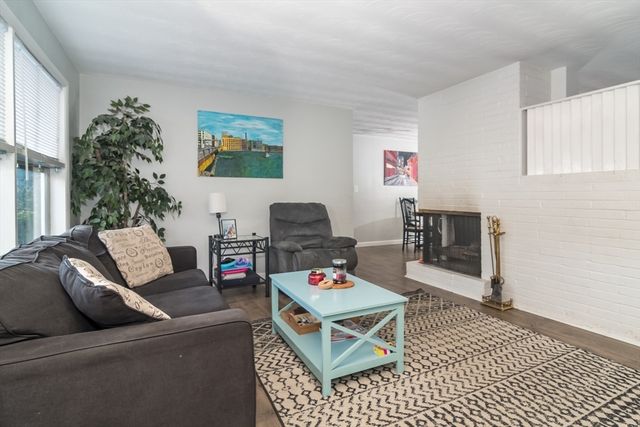 17 Francine Rd, Framingham, MA 01701