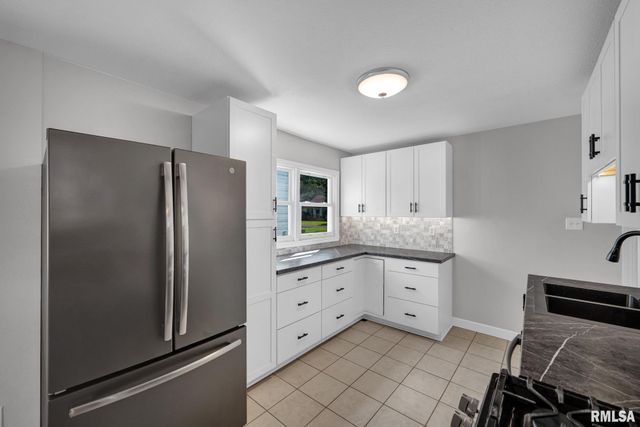 116 HOLLAND Court, Creve Coeur, IL 61610