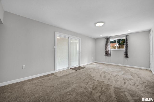 116 HOLLAND Court, Creve Coeur, IL 61610