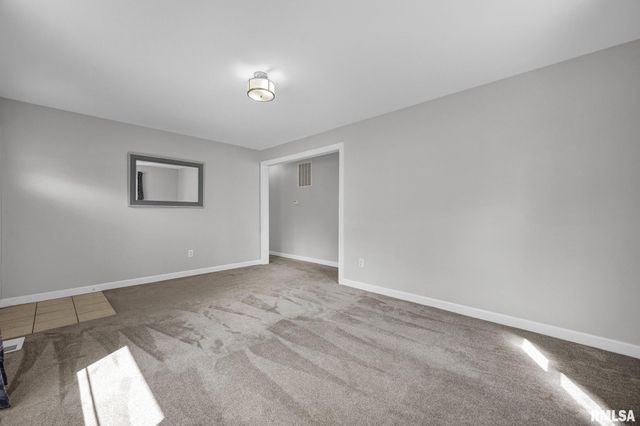 116 HOLLAND Court, Creve Coeur, IL 61610