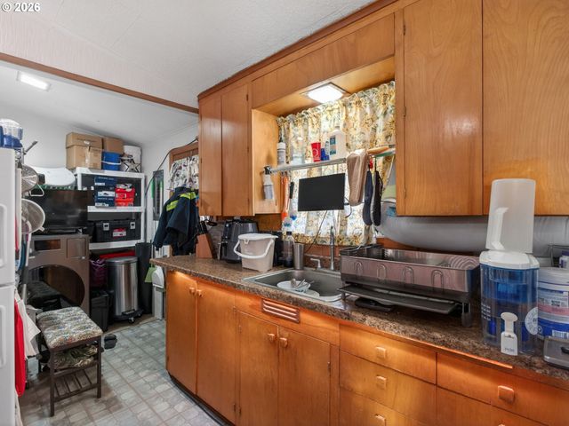 2612 ESTHER St, Vancouver, WA 98660