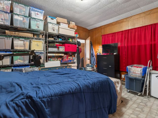 2612 ESTHER St, Vancouver, WA 98660