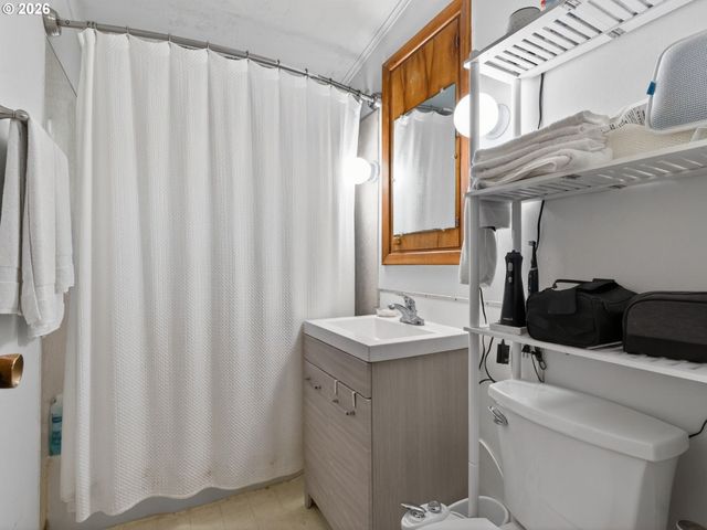 2612 ESTHER St, Vancouver, WA 98660