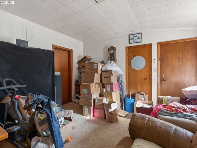 2612 ESTHER St, Vancouver, WA 98660