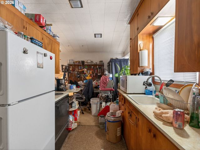 2612 ESTHER St, Vancouver, WA 98660