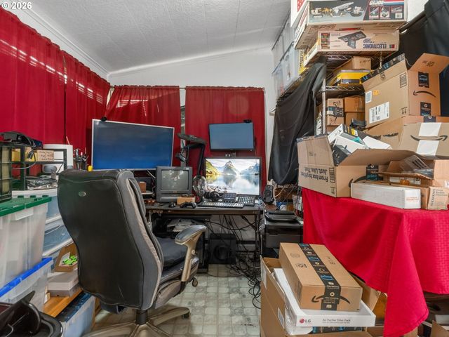 2612 ESTHER St, Vancouver, WA 98660