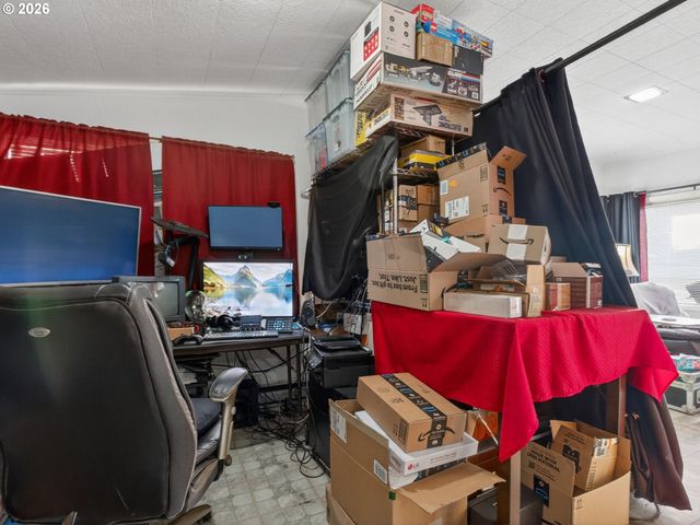 2612 ESTHER St, Vancouver, WA 98660